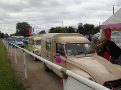  <a style='color: #fff;' href='/uploaded/photo/19eme-rencontre-berry-deuche-577ad2b7b0d41.jpg'>(Télécharger)</a>