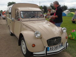  <a style='color: #fff;' href='/uploaded/photo/19eme-rencontre-berry-deuche-577ad2be5bedc.jpg'>(Télécharger)</a>