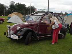  <a style='color: #fff;' href='/uploaded/photo/19eme-rencontre-berry-deuche-577ad2c3282fb.jpg'>(Télécharger)</a>