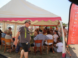  <a style='color: #fff;' href='/uploaded/photo/20-ans-berry-deuche-559d62b363423.jpg'>(Télécharger)</a>