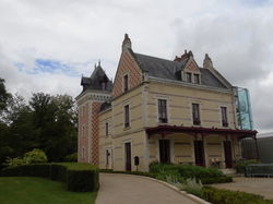  <a style='color: #fff;' href='/uploaded/photo/chromes-et-pistons-575dd27720311.jpg'>(Télécharger)</a>